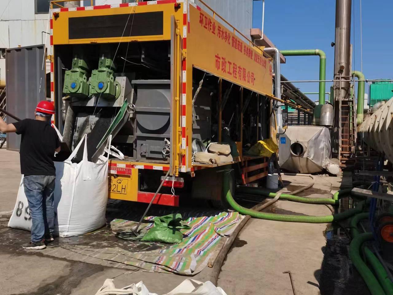 进贤淤泥压干处理